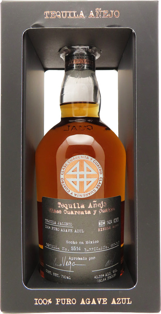 Clase Cuarenta y Cuatro Tequila Anejo 750ml-0